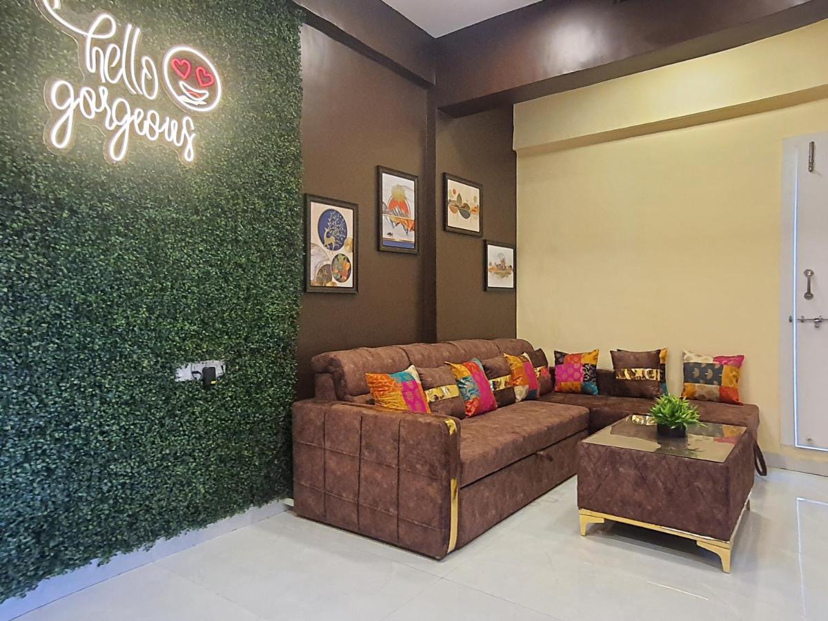 מומביי Osi Apartments Lilavati Bandra מראה חיצוני תמונה